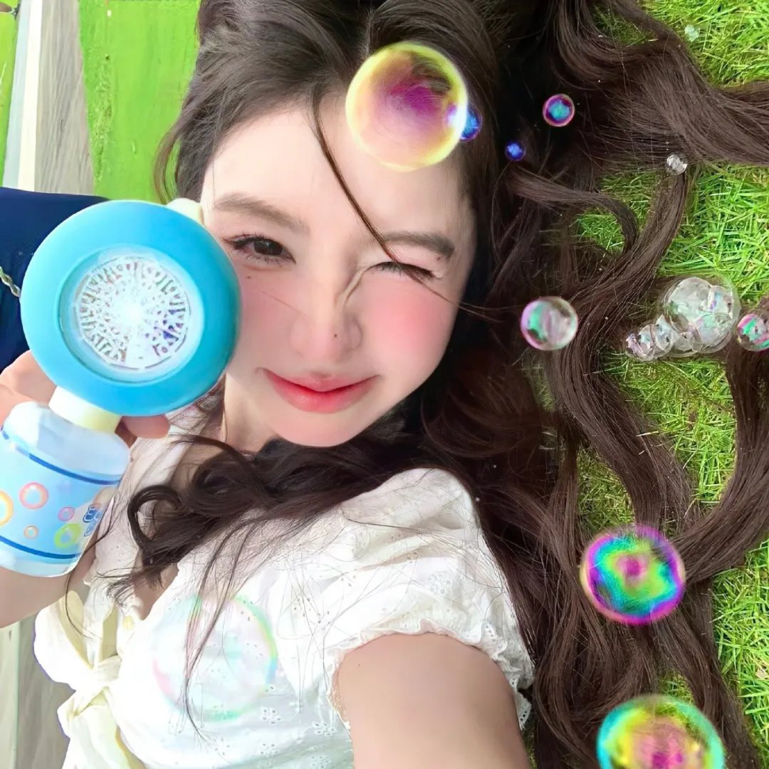 穿黑衣的女孩 在线观看